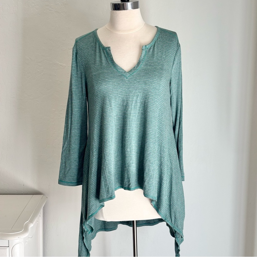 Studio M Split Neck Striped Handkerchief
Hem Tunic 3/4 Sleeve Teal Gray, S NWT